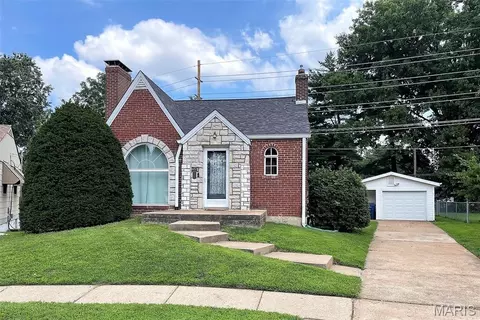 602 Boenecke Ct, Bella Villa, MO 63125