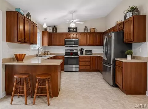 Kitchen - 408 Caddy Ct, Saint Clair, MO 63077 photo 2 of 2