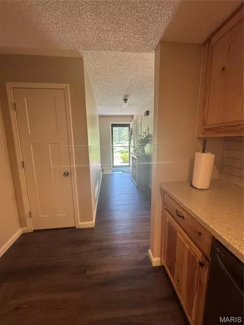 Entry Way - 7 Bogey Dr, Washington, MO 63090 photo 1 of 3