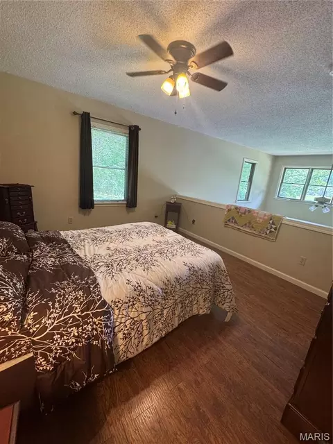 Bedroom - 7 Bogey Dr, Washington, MO 63090 photo 2 of 10