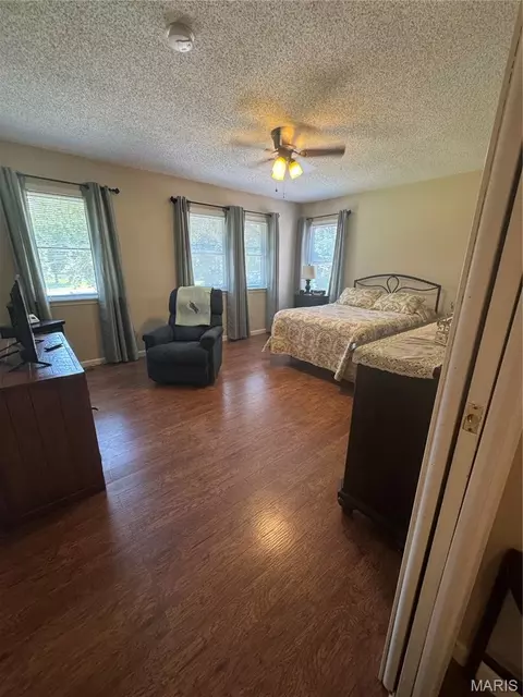 Bedroom - 7 Bogey Dr, Washington, MO 63090 photo 7 of 10