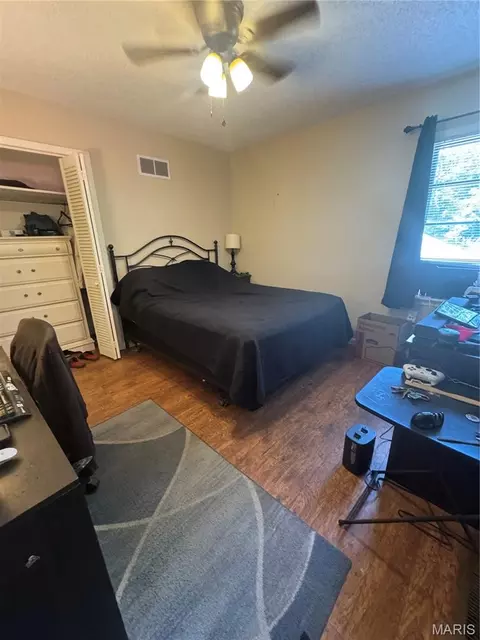 Bedroom - 7 Bogey Dr, Washington, MO 63090 photo 6 of 10
