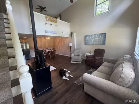 Living - 7 Bogey Dr, Washington, MO 63090 photo 1 of 1