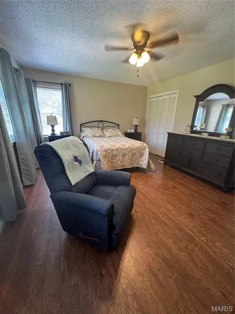 Bedroom - 7 Bogey Dr, Washington, MO 63090 photo 8 of 10