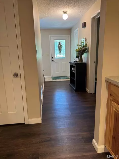 Entry Way - 7 Bogey Dr, Washington, MO 63090 photo 3 of 3