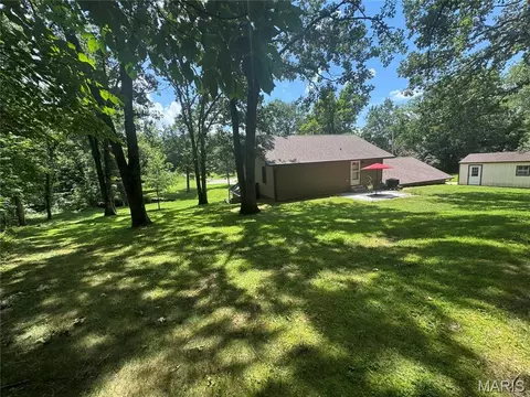 Exterior - 7 Bogey Dr, Washington, MO 63090 photo 9 of 11