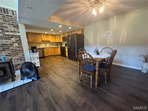 Dining - 7 Bogey Dr, Washington, MO 63090 photo 4 of 4