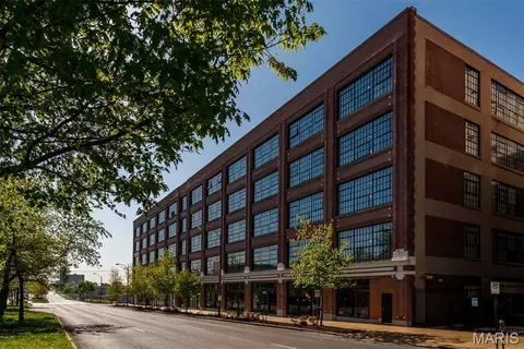 4100 Forest Park Ave #525, Saint Louis, MO 63108