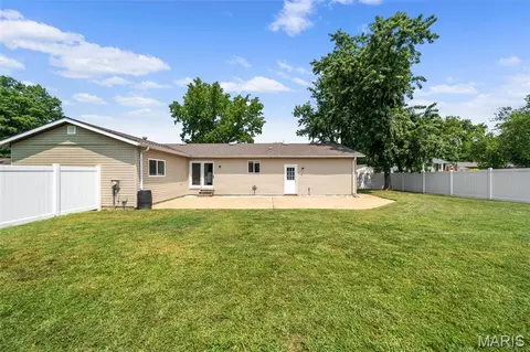 Exterior - 378 Palermo Dr, Ballwin, MO 63021 photo 5 of 6