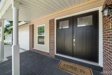 Exterior - 378 Palermo Dr, Ballwin, MO 63021 photo 2 of 6