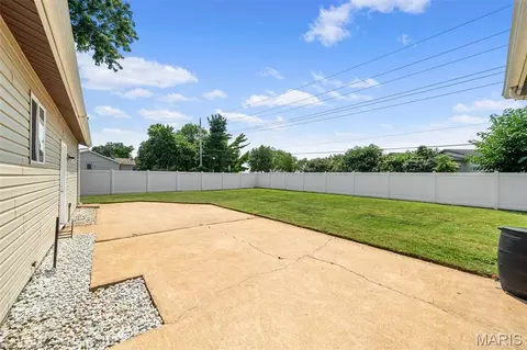 Exterior - 378 Palermo Dr, Ballwin, MO 63021 photo 3 of 6