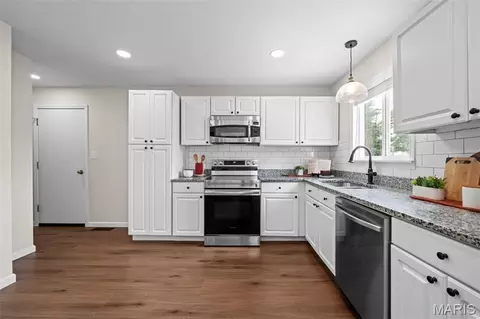 Kitchen - 378 Palermo Dr, Ballwin, MO 63021 photo 3 of 3