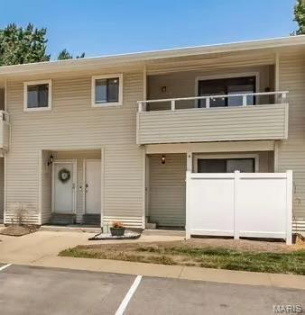 612 Summer Winds Ln #E, Saint Peters, MO 63376