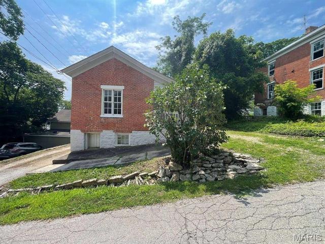 206 Howard St, Clarksville, MO 63336