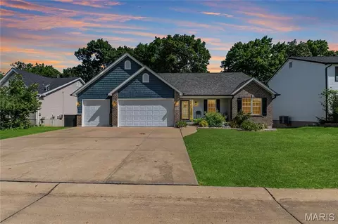 1823 Iron Mountain Dr, Festus, MO 63028