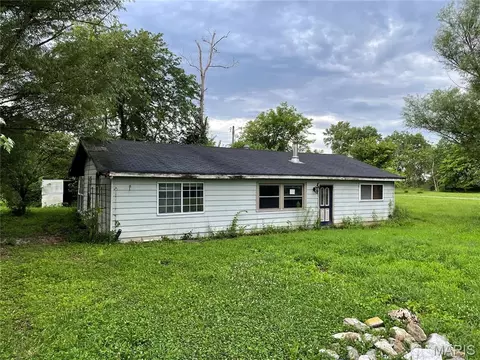 638 Apache Dr, Portage Des Sioux, MO 63373