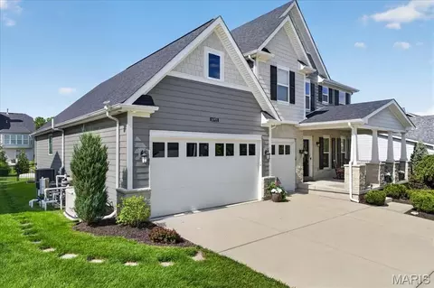 Exterior - 16955 Pine Summit Dr, Chesterfield, MO 63005 photo 3 of 18