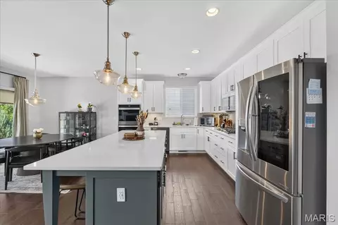 Kitchen - 16955 Pine Summit Dr, Chesterfield, MO 63005 photo 2 of 4