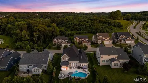 View/Area - 16955 Pine Summit Dr, Chesterfield, MO 63005 photo 6 of 7
