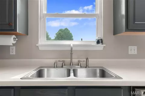 Kitchen - 1818 N Bend Rd, Union, MO 63084 photo 4 of 5
