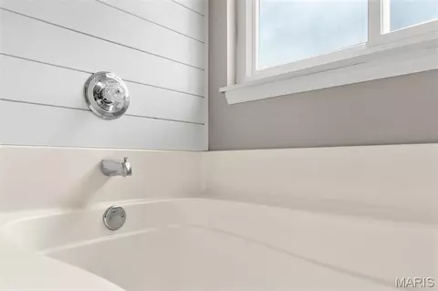 Bath - 1818 N Bend Rd, Union, MO 63084 photo 9 of 11