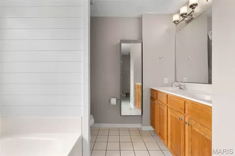 Bath - 1818 N Bend Rd, Union, MO 63084 photo 6 of 11