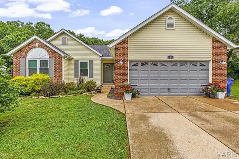 52 Ashford Pl, Festus, MO 63028