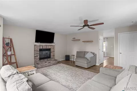 Living - 24 Hickory Ct, Arnold, MO 63010 photo 2 of 5