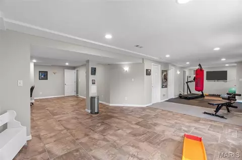 Entry Way - 24 Hickory Ct, Arnold, MO 63010 photo 3 of 4