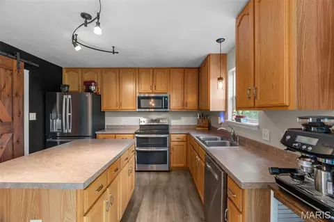Kitchen - 24 Hickory Ct, Arnold, MO 63010 photo 3 of 3