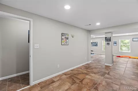 Entry Way - 24 Hickory Ct, Arnold, MO 63010 photo 2 of 4
