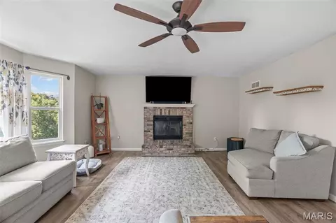 Living - 24 Hickory Ct, Arnold, MO 63010 photo 3 of 5