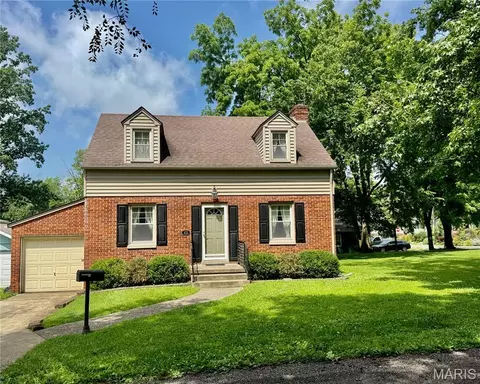 413 Mcadams St, Greenville, IL 62246