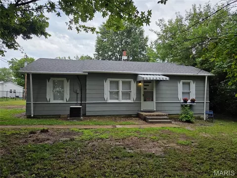245 Old Springfield Rd, Bourbon, MO 65441
