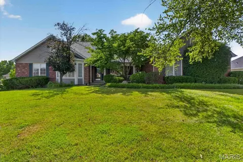 503 Malinmor Dr, Weldon Spring, MO 63304