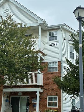 410 Benton Dr #L, Saint Peters, MO 63376