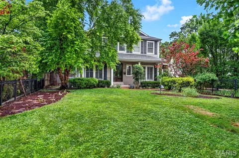 407 E Argonne Dr, Kirkwood, MO 63122