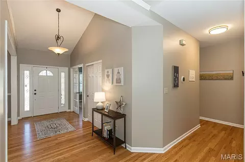 Entry Way - 414 Arbor Glen Dr, Ballwin, MO 63021 photo 3 of 4