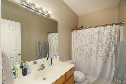 Bath - 1121 Sycamore Dr, Rolla, MO 65401 photo 1 of 2