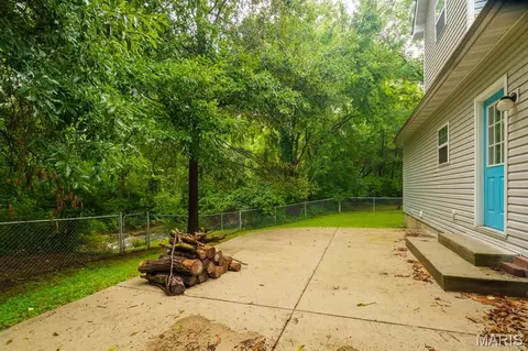 Exterior - 1121 Sycamore Dr, Rolla, MO 65401 photo 13 of 18