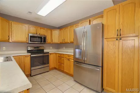Kitchen - 1121 Sycamore Dr, Rolla, MO 65401 photo 1 of 3