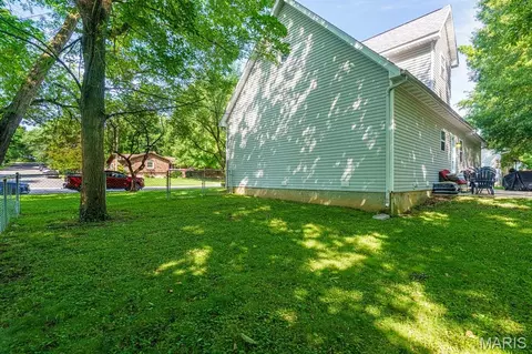 Exterior - 1121 Sycamore Dr, Rolla, MO 65401 photo 9 of 14