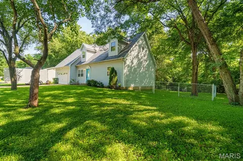 Exterior - 1121 Sycamore Dr, Rolla, MO 65401 photo 12 of 14