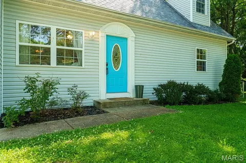 Exterior - 1121 Sycamore Dr, Rolla, MO 65401 photo 2 of 14