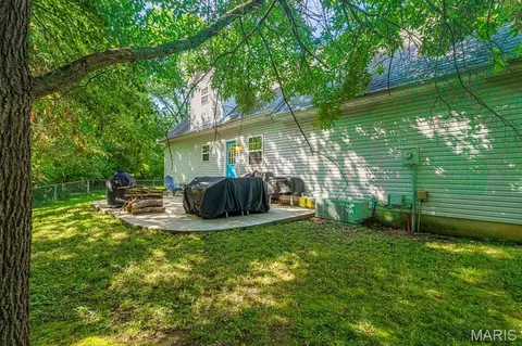 Exterior - 1121 Sycamore Dr, Rolla, MO 65401 photo 7 of 14