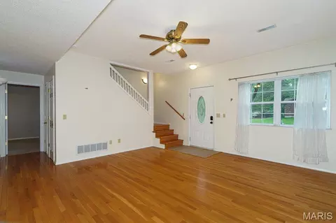 Living - 1121 Sycamore Dr, Rolla, MO 65401 photo 2 of 2