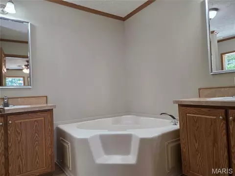 Bath - 3908 Flucom Rd, De Soto, MO 63020 photo 2 of 6
