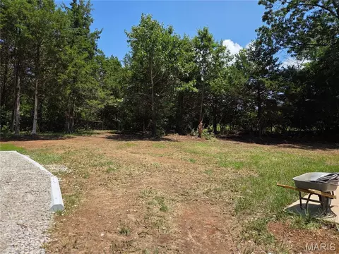 Exterior - 3908 Flucom Rd, De Soto, MO 63020 photo 5 of 8