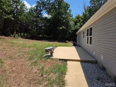 Exterior - 3908 Flucom Rd, De Soto, MO 63020 photo 6 of 8