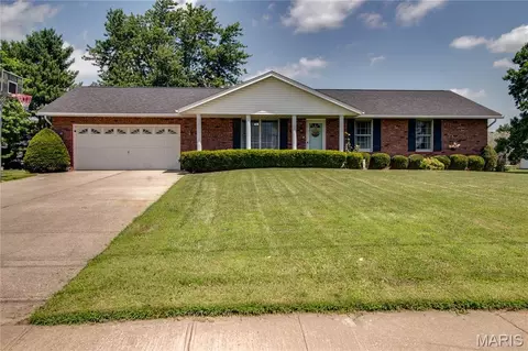 1217 W County Rd, Jerseyville, IL 62052